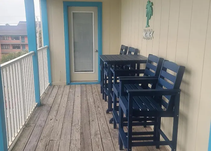 Beautiful 3 Bedroom Beachfront Holiday home