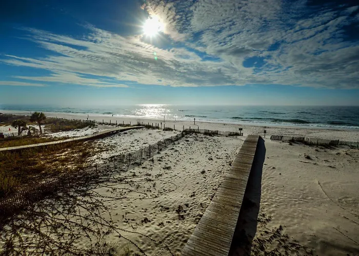 Beautiful 3 Bedroom Beachfront Holiday home Gulf Shores