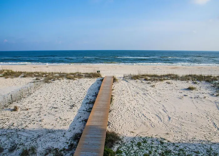 Beautiful 3 Bedroom Beachfront Holiday home