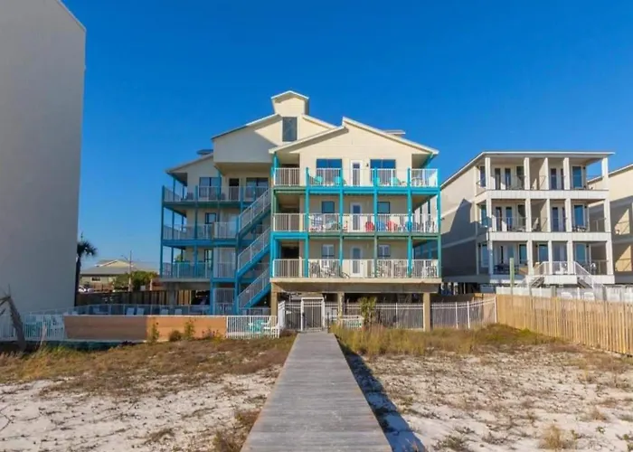 Beautiful 3 Bedroom Beachfront *