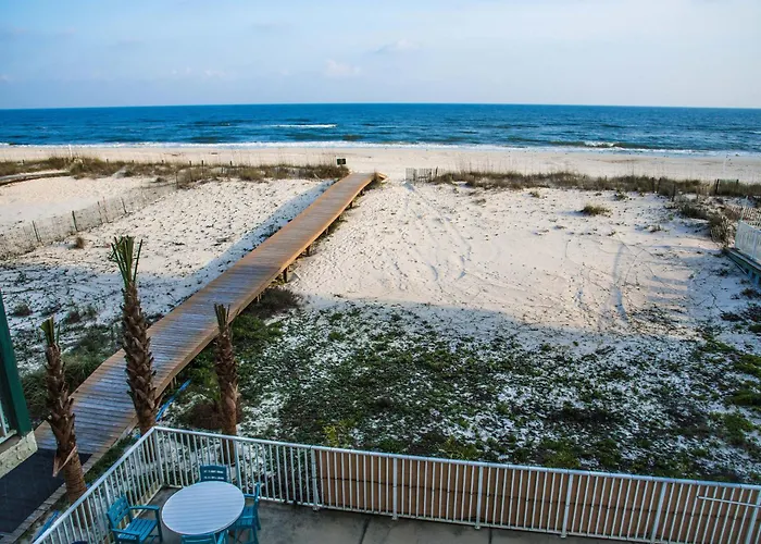 Beautiful 3 Bedroom Beachfront *