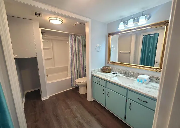 Beautiful 3 Bedroom Beachfront Holiday home Gulf Shores